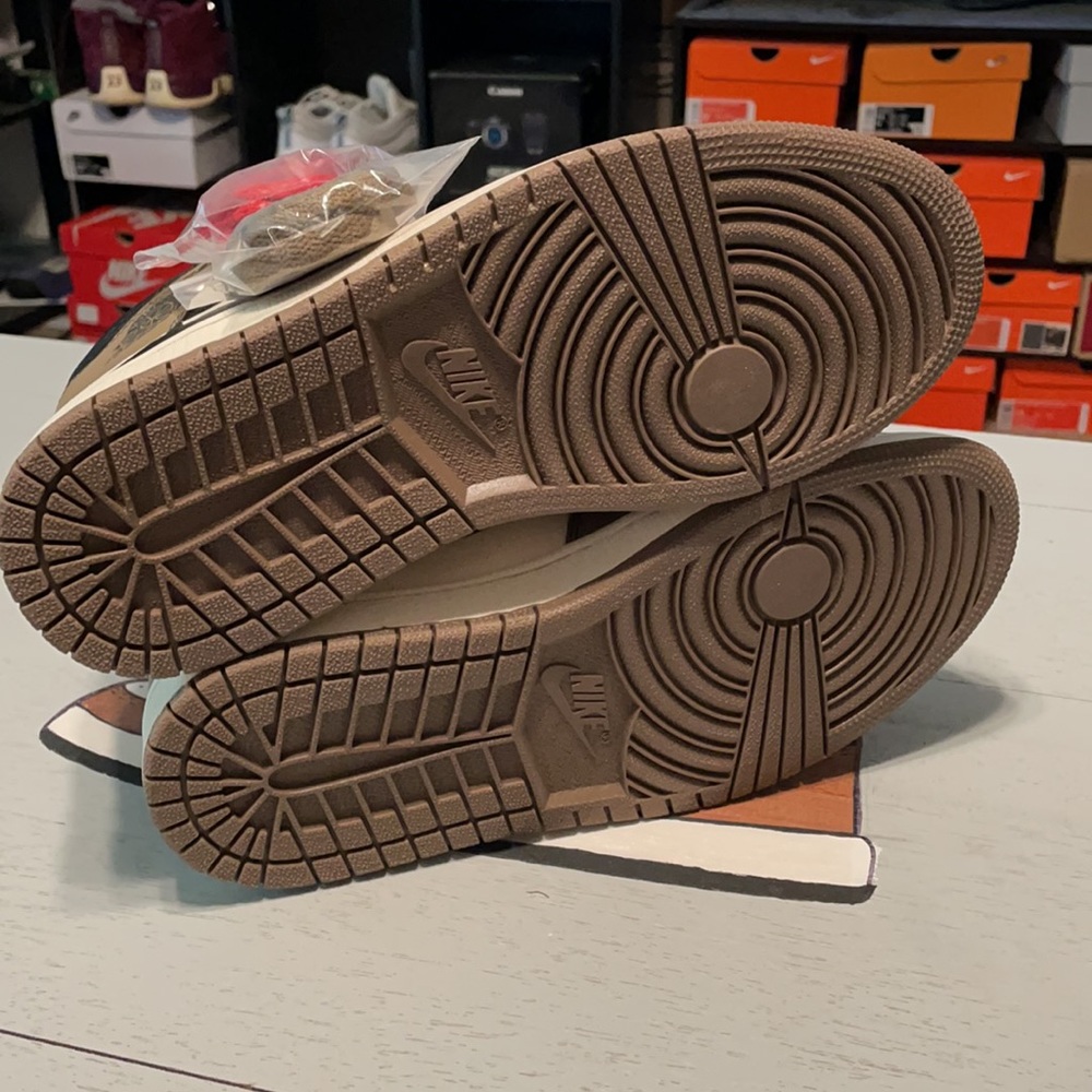 Travis Scott x Air Jordan 1 High UA - Picture 5 of 5